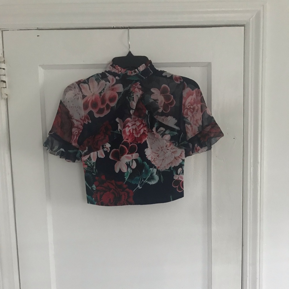Bebe Floral Ruffle butterfly Half sleeve crop top
